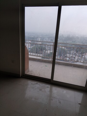 Furnished Amenities in 3 BHK Apartment at Conscient Habitat 78, Sector 78 – for Rent