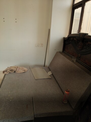 Furnished Amenities in 1 BHK Apartment at Auric City Homes, Sector 82 – for Rent