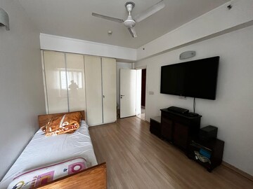 Bedroom in 3 BHK Apartment at DLF Park Place, Sector 54 – for Rent