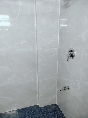 Bathroom in 1 BHK Apartment at Sagar Kanya, Andheri West – for Rent