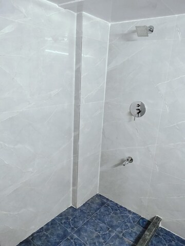 Bathroom in 1 BHK Apartment at Sagar Kanya, Andheri West – for Rent