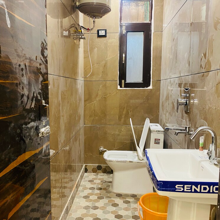 Bathroom, dwarka mor 2 Bedroom 55 Sq.Yd. Builder Floor In Dwarka Mor Delhi 9729001