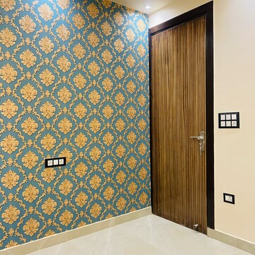 Room in 2 BHK Builder Floor at Dwarka Mor – for Rent