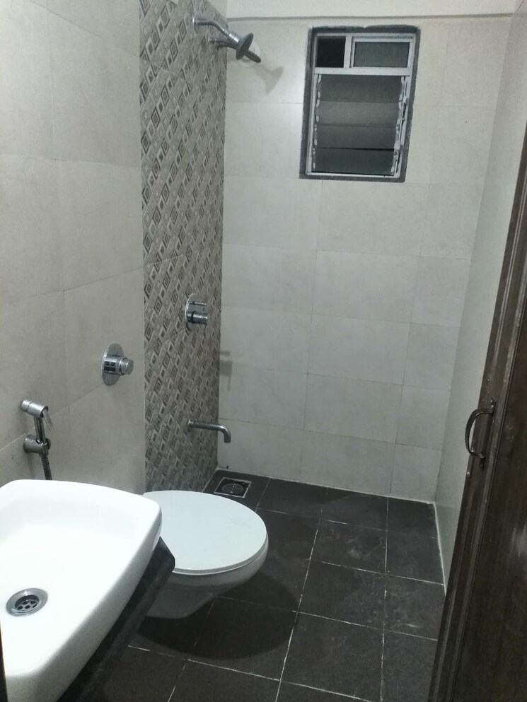 Bathroom, vihang-golden-hills-b3 2 Bedroom 850 Sq.Ft. Apartment In Bhayandarpada Thane 9729005