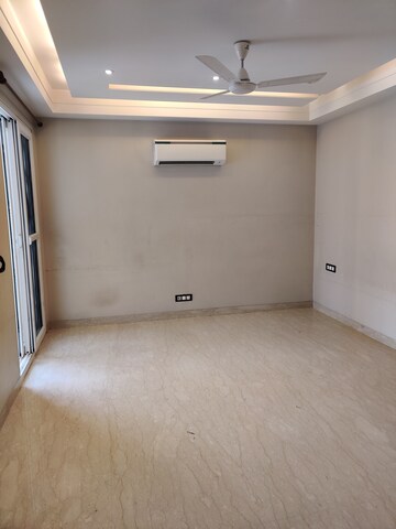 Furnished Amenities in 4 BHK Builder Floor at Geetanjali Enclave – for Sale