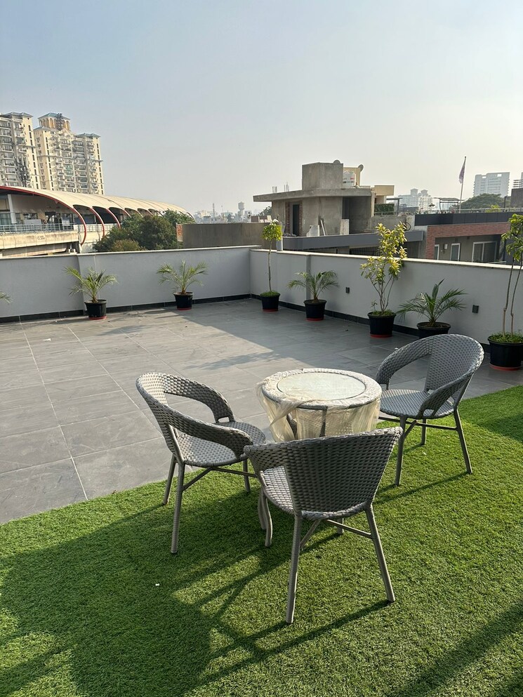 Team Area, dlf phase ii 3 Bedroom 250 Sq.Yd. Builder Floor In Dlf Phase ii Gurgaon 9729045