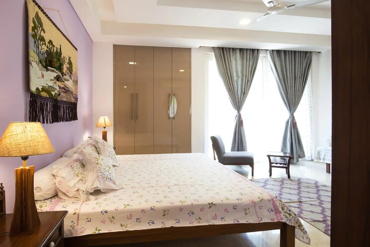 Bedroom, defence colony 3 Bedroom 325 Sq.Yd. Builder Floor In Defence Colony Delhi 9729053