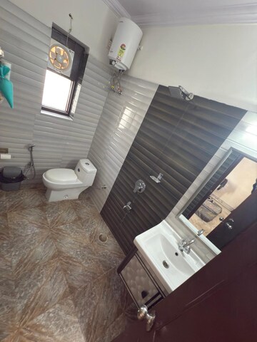 Staircase in 3 BHK Builder Floor at Sector 43 – for Rent