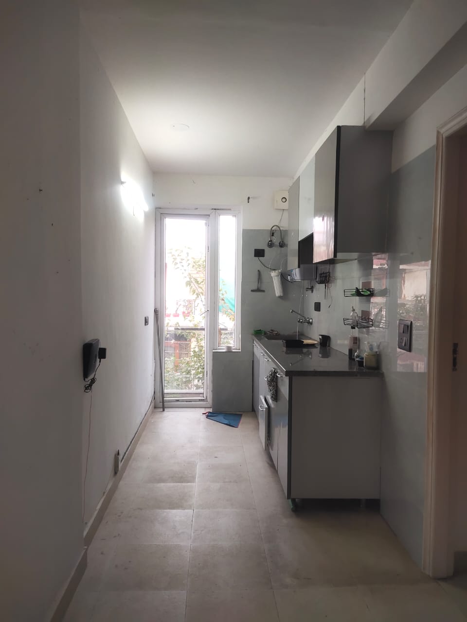 Building Lobby in 1 BHK Builder Floor at Dlf Phase iv – for Rent