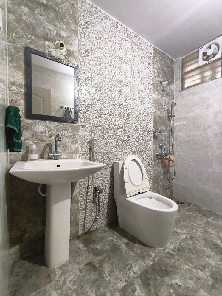 Bathroom, kuteer-arcade 3 Bedroom 1800 Sq.Ft. Apartment In Koramangala Bangalore 9729058