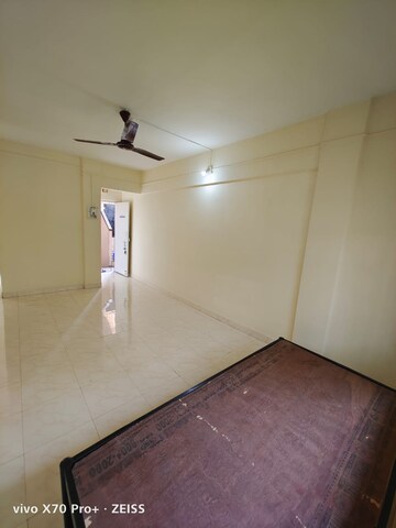 Room in 1 BHK Apartment at Dhanlaxmi Park, Kothrud – for Rent