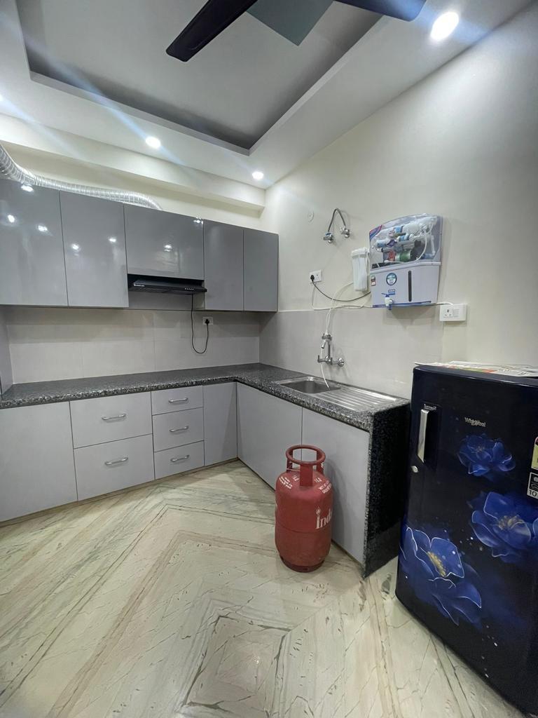 Kitchen in 2 BHK Builder Floor at Sector 42 – for Rent