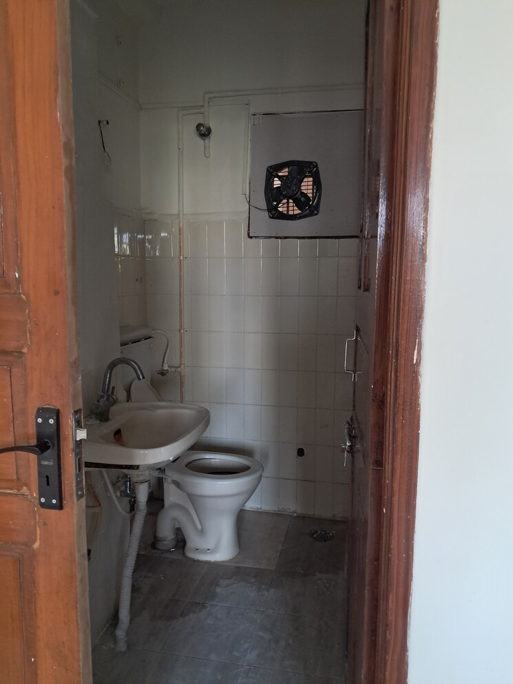 Bathroom, ediak-de-towers 2 Bedroom 1285 Sq.Ft. Apartment In Sri Nagar Colony Hyderabad 9729129