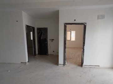 Room in 2.5 BHK Apartment at Rajapushpa Imperia, Tellapur – for Sale