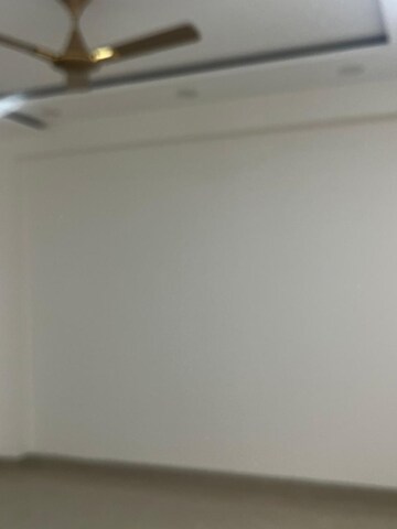 Room in 3 BHK Builder Floor at Sector 57 – for Rent