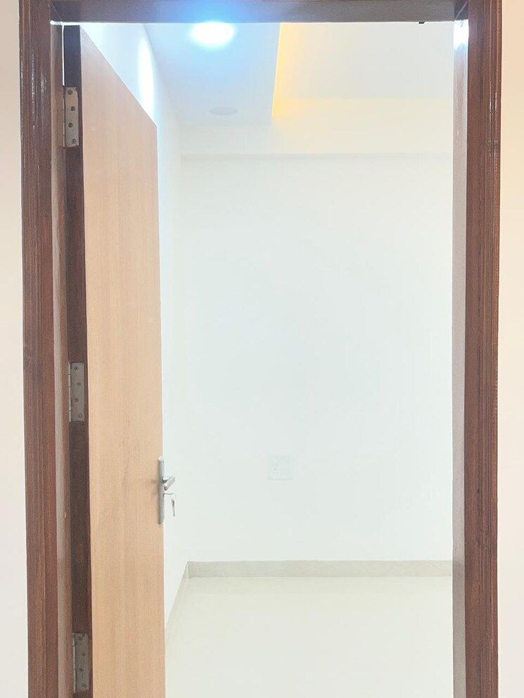 undefined, sector 57 3 Bedroom 260 Sq.Yd. Builder Floor In Sector 57 Gurgaon 9729142