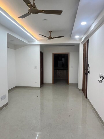 Building Lobby in 3 BHK Builder Floor at Sector 57 – for Rent