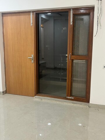 Room in 3 BHK Builder Floor at Sector 57 – for Rent