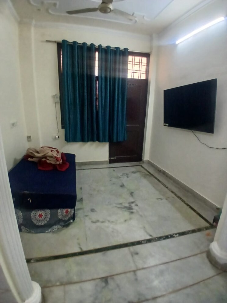 Room, sector 40 1 Bedroom 1300 Sq.Ft. Independent House In Sector 40 Gurgaon 9729172