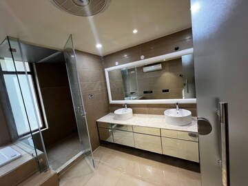 Bathroom in 4 BHK Villa at SS Hibiscus 2, Sector 50 – for Rent