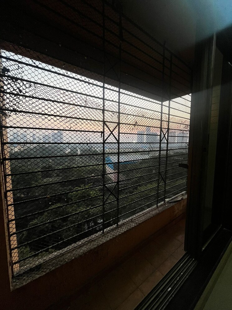 Room, sanpada sector 11 3 Bedroom 1600 Sq.Ft. Apartment In Sanpada Sector 11 Navi Mumbai 9729264