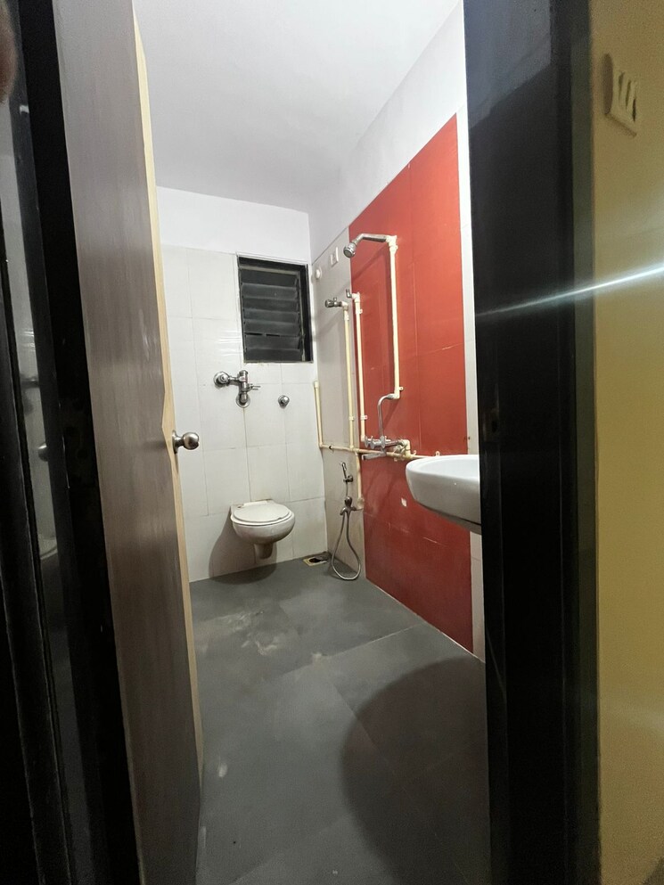 Bathroom, sanpada sector 11 3 Bedroom 1600 Sq.Ft. Apartment In Sanpada Sector 11 Navi Mumbai 9729264