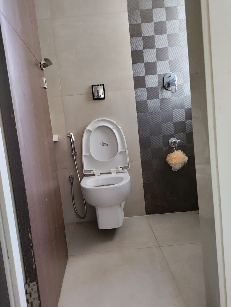 Bathroom, jp-unity-tower 2 Bedroom 600 Sq.Ft. Apartment In Lower Parel Mumbai 9729294
