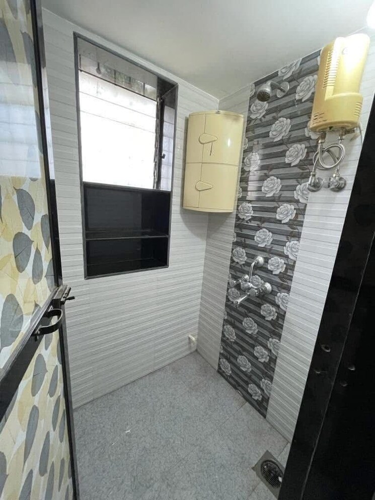 Attached Bathroom, sai-milan-chs 1 Bedroom 400 Sq.Ft. Apartment In Worli Mumbai 9729300