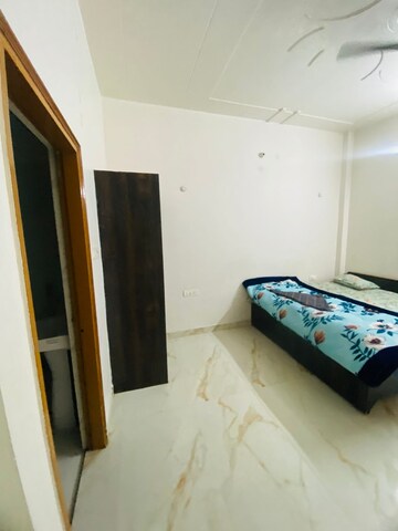 Room in  Pg at Viraj Khand – for Rent