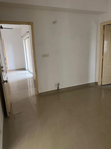 Room in 3 BHK Apartment at Paras Tierea, Sector 137 – for Rent