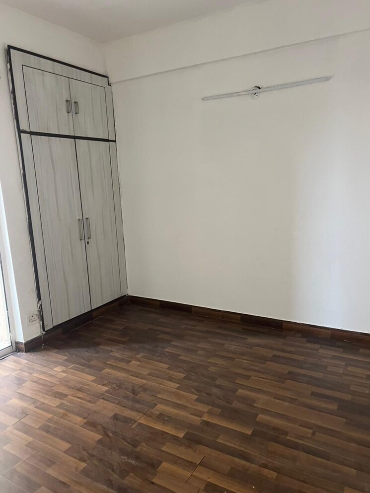 Room, paras-tierea 3 Bedroom 1265 Sq.Ft. Apartment In Sector 137 Noida 9729335