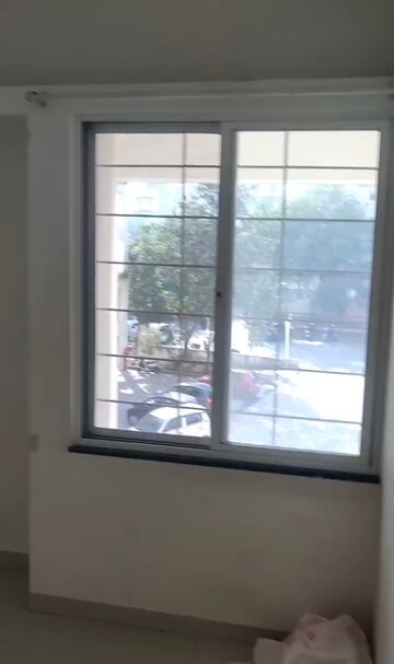 Room in 2.5 BHK Apartment at Kundan The Landmark, Undri – for Rent