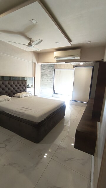 Bedroom in 2 BHK Apartment at Sea Breeze CHS Versova, Versova – for Rent