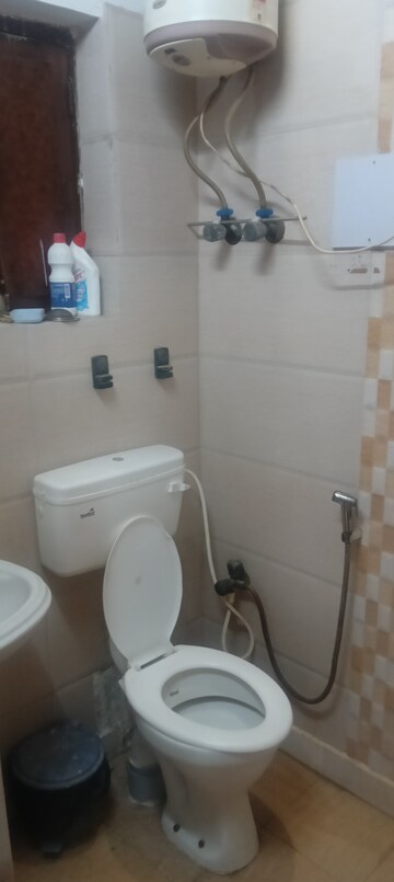 Bathroom in 2 BHK Apartment at Shatabdi Vihar, Sector 52 – for Rent