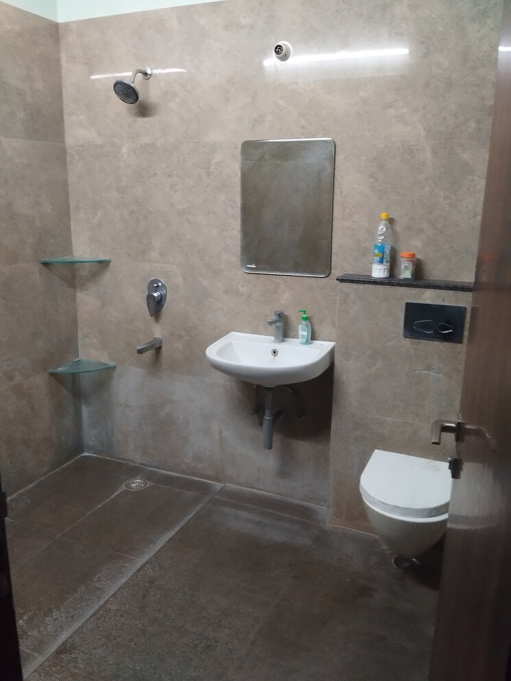 Bathroom, gomti nagar 4 Bedroom 3250 Sq.Ft. Independent House In Gomti Nagar Lucknow 9729451