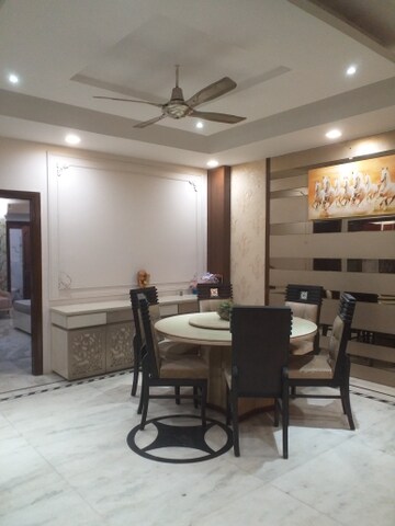 Dining Room in 3 BHK Builder Floor at East Patel Nagar – for Rent