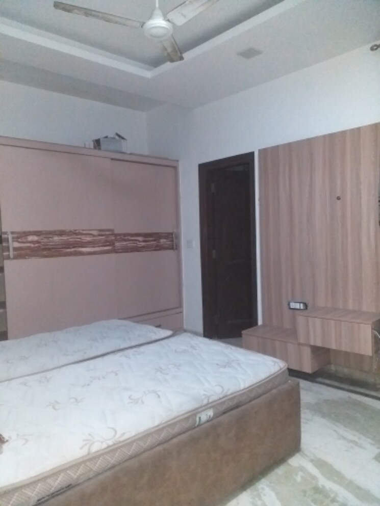 Bedroom, east patel nagar 3 Bedroom 1780 Sq.Ft. Builder Floor In East Patel Nagar Delhi 9729489