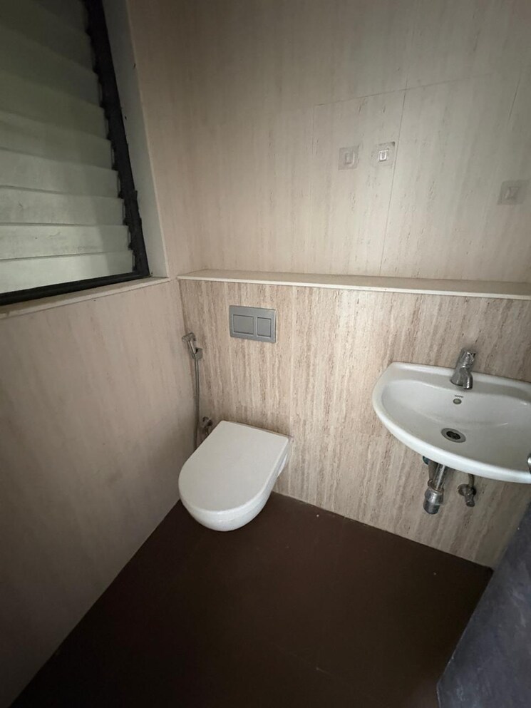Bathroom, lodha-palava-florea-a-to-d 2 Bedroom 553 Sq.Ft. Apartment In Taloja Bypass Road Thane 9729513