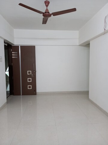 1 BHK Apartment For Rent in Rajhans Society, Goregaon East