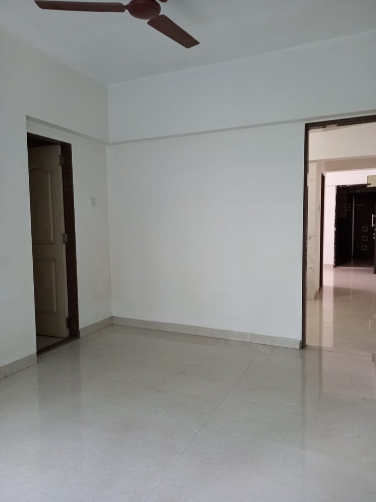 Room, rajhans-society 1 Bedroom 468 Sq.Ft. Apartment In Goregaon East Mumbai 9729519