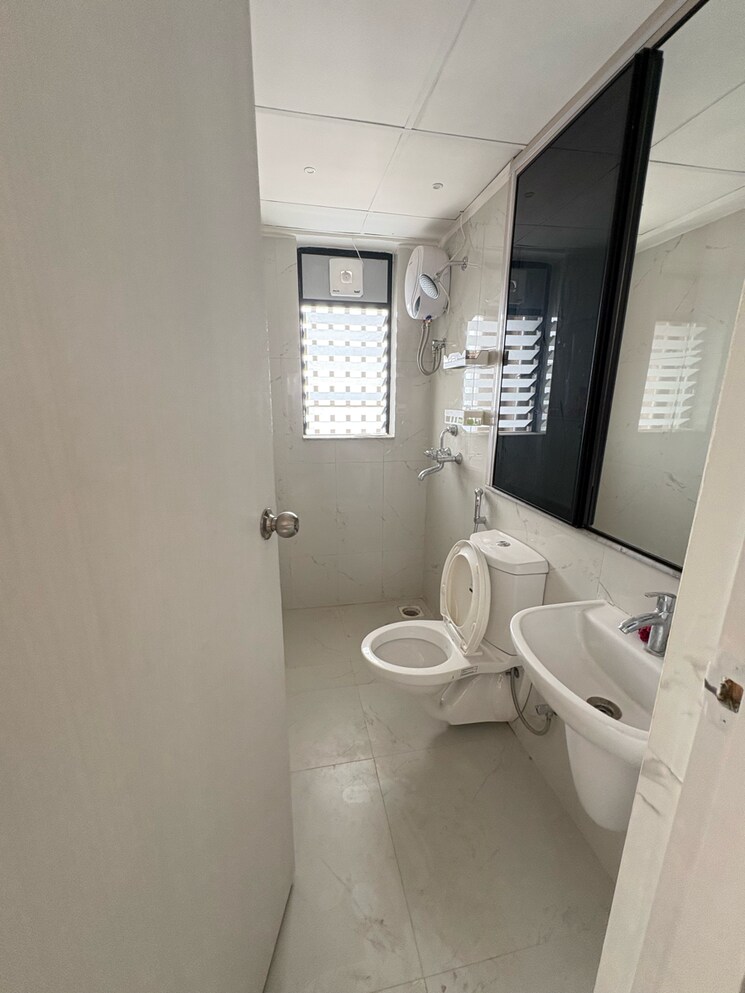Bathroom, runwal-gardens-phase-3 1 Bedroom 446 Sq.Ft. Apartment In Kalyan Shilphata Road Thane 9729526