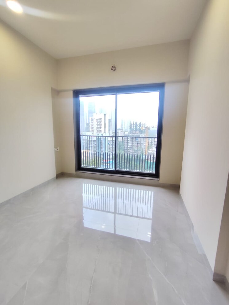 Room, rajhans-society 1 Bedroom 425 Sq.Ft. Apartment In Goregaon East Mumbai 9729529