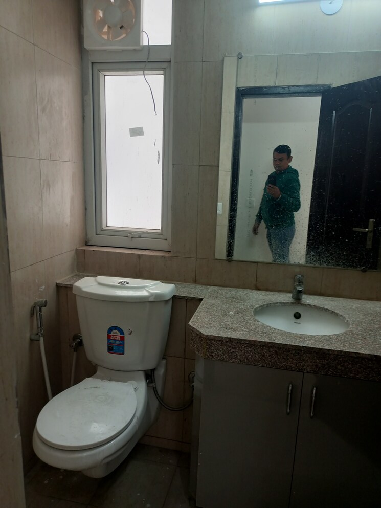 Bathroom, lotus-panache 2.5 Bedroom 1437 Sq.Ft. Apartment In Sector 110 Noida 9729535