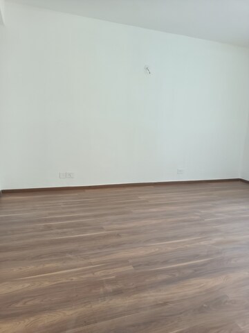 Room in 4 BHK Apartment at 3C Lotus Panache, Sector 110 – for Rent