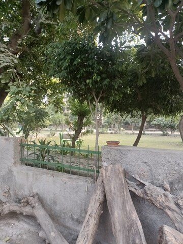 Master Bedroom in 4 BHK Builder Floor at Rajendra Nagar Sector 3 – for Rent