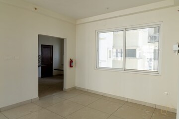 Room in 3 BHK Apartment at Prestige Lakeside Habitat, Varthur – for Rent