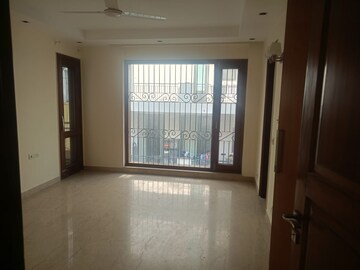 Room in 3 BHK Apartment at Defence Colony – for Rent