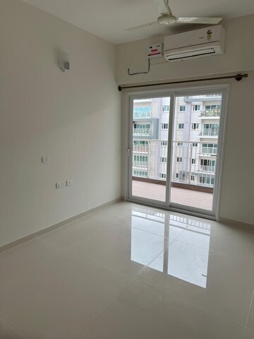 Room in 4 BHK Apartment at L&T Raintree Boulevard, Hebbal – for Rent