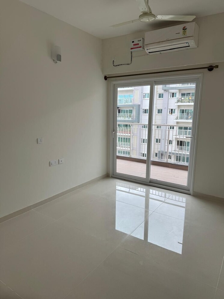 Room, l-t-raintree-boulevard 4 Bedroom 2500 Sq.Ft. Apartment In Hebbal Bangalore 9729637