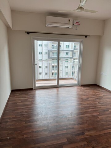 Room in 4 BHK Apartment at L&T Raintree Boulevard, Hebbal – for Rent